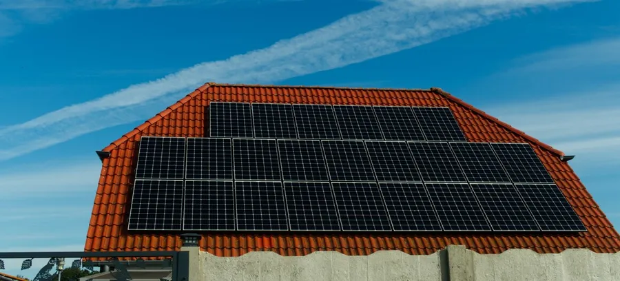 techo con paneles solares